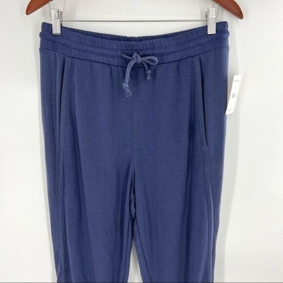 Free People Movement Back Into It Jogger Deep Plum Size Medium NWT - Picture 3 of 11